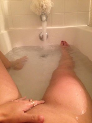 photo amateur Bathing Bathtub Skin Hand 