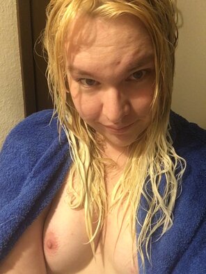 foto amateur Blonde before I go red - any takers?