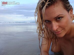 amateur pic jezzabelle-seaside-bikini-blonde-naked-pussy-beach-ishotmyself-32-800x600