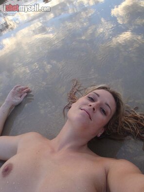 amateur photo jezzabelle-seaside-bikini-blonde-naked-pussy-beach-ishotmyself-53-800x1067