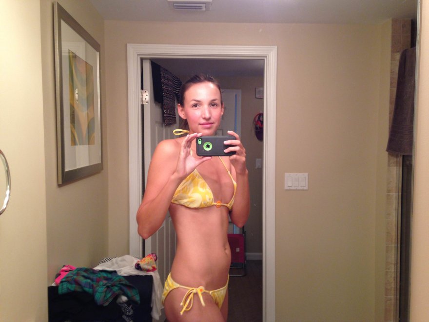 Mirror Selfie in Bikini