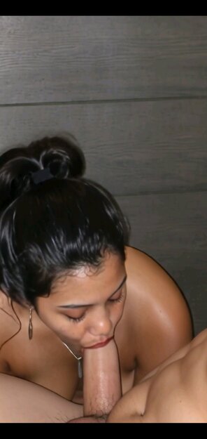 Tantalizing Hot girl crazy sucking..❤️❤️❤️ – 5 pics