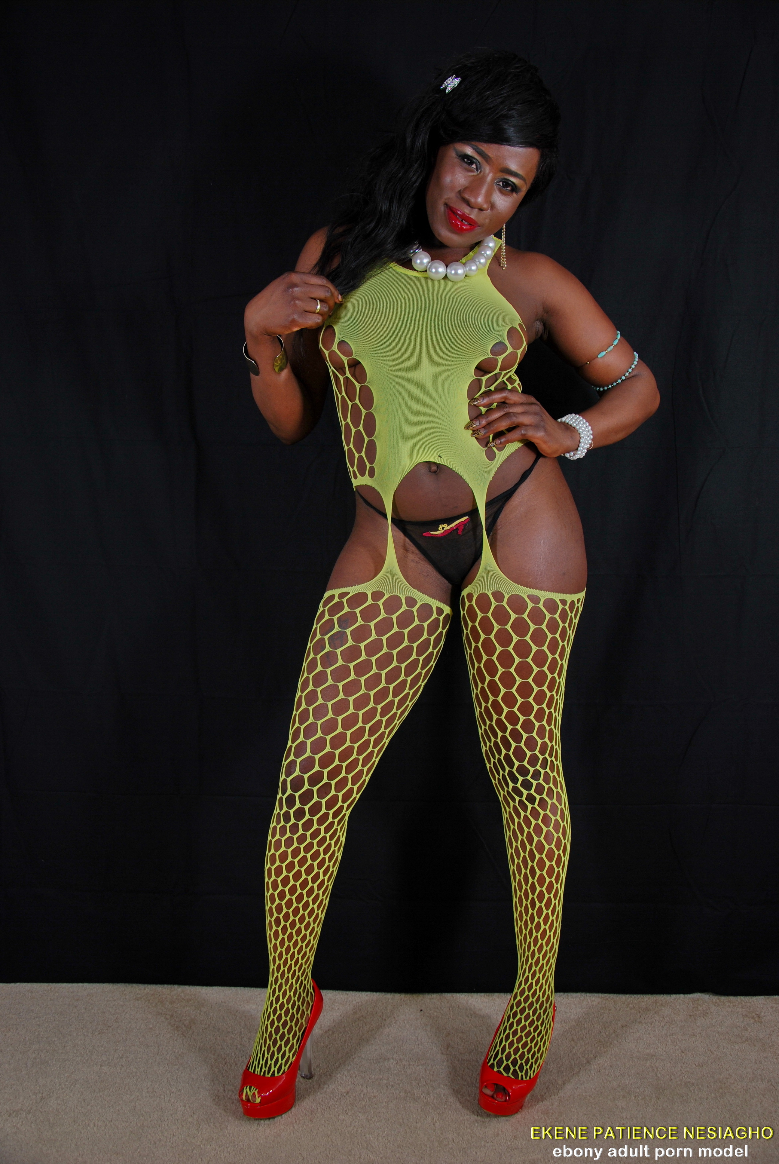 amateur photo Ekene Patience Nesiagho 20150404-00176