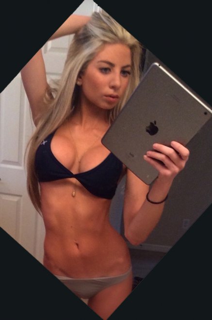 perfect body in this selfie