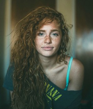 foto amatoriale Freckles and nose ring