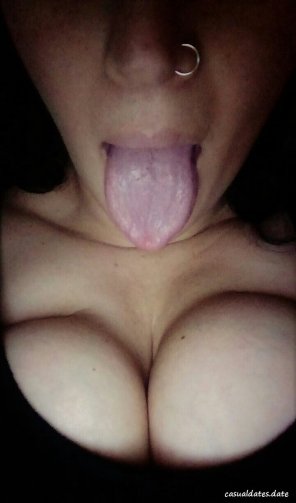 photo amateur tongue :P
