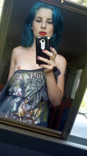 amateur pic somebody want listen Death Metal? [f]