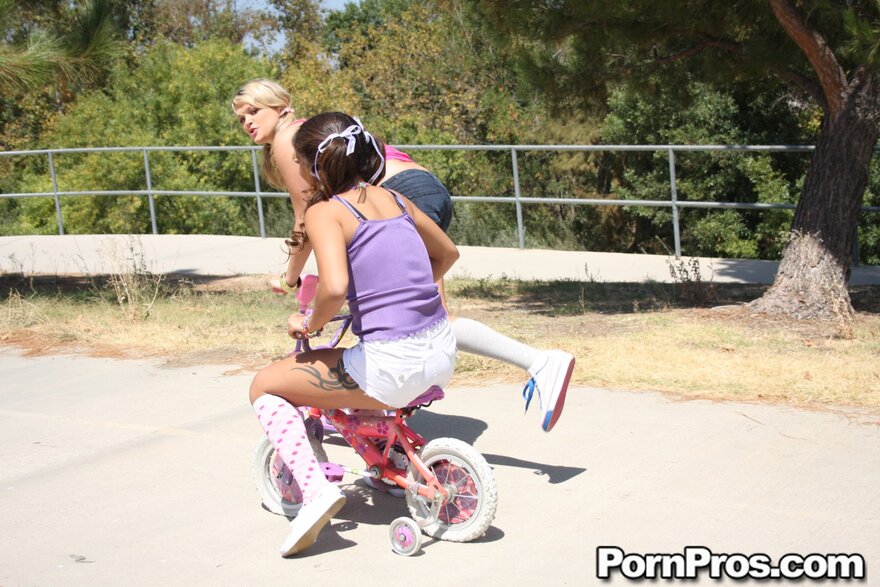 Jynx Maze Pornpros - 18YearsOld - 18 Year Old Fresh Booty with Heather 2010 06873