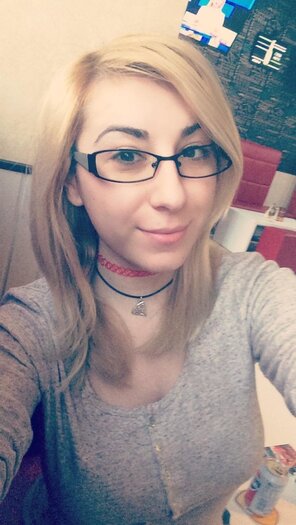 amateur pic What do you think about my glasses? should i get new frames?