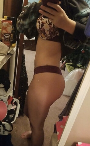 photo amateur I swear my butt keeps getting bigger