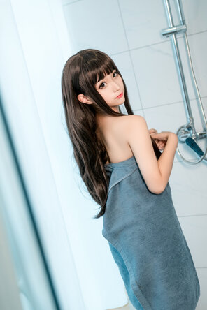 zdjęcie amatorskie Chunmomo (蠢沫沫) - 灰浴巾 (6)