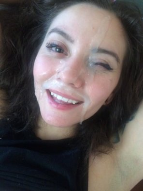 amateur-Foto A facial looks great on her