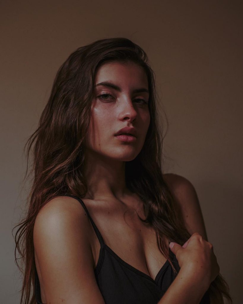 amateur photo 1000151854