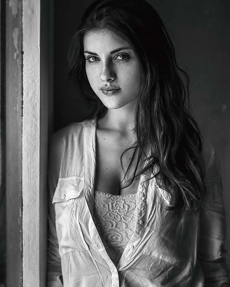 amateur photo 1000151859