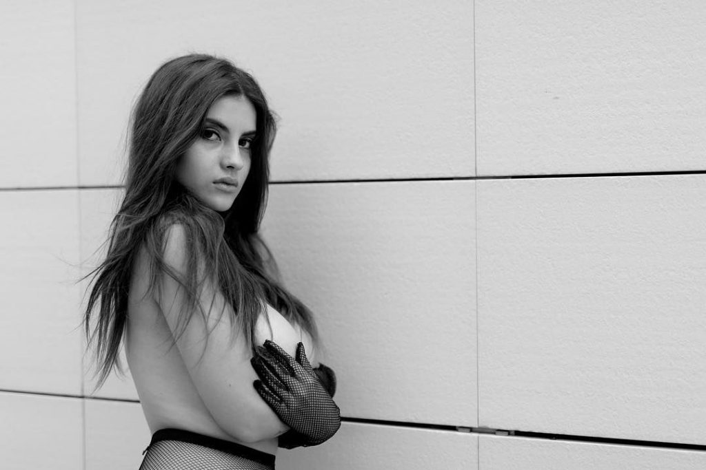 amateur photo 1000151861