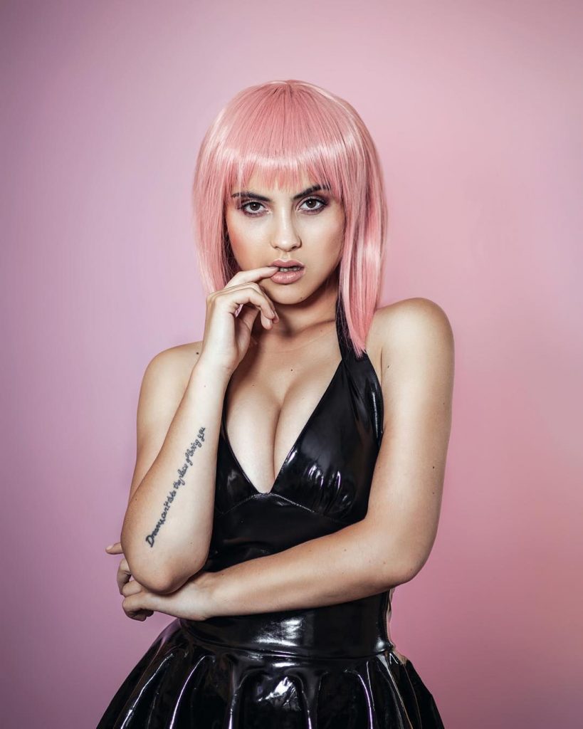 amateur photo 1000151909