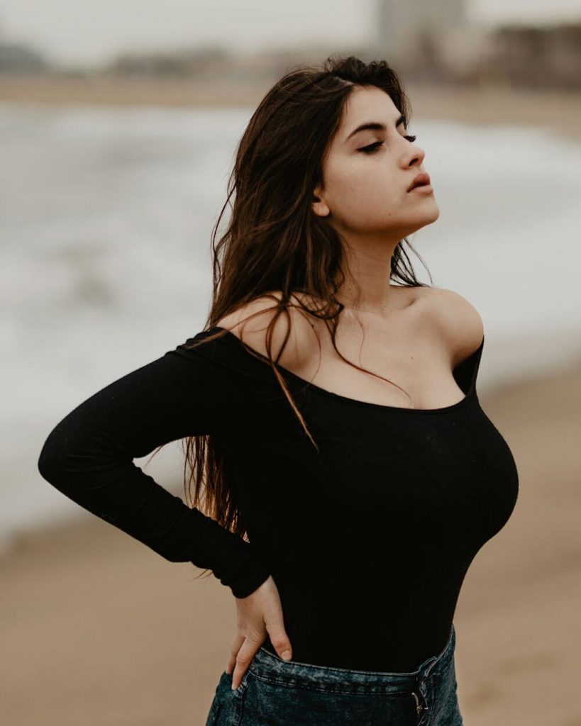 amateur photo 1000151912