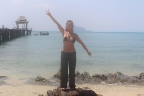 amateur photo Shanti on the Beach 0502-topaz-faceai-enhance-4x