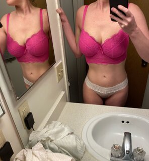 foto amateur Big boob problems: You can never [f]ind bras in your size AND cute matching panties ðŸ˜‚ðŸ¤¦â€â™€ï¸
