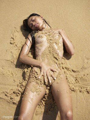 amateur pic hiromi-nude-beach-37-14000px