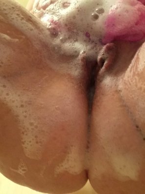 photo amateur Getting clean before getting dirty