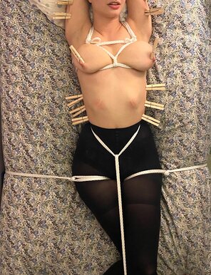 foto amatoriale Which is worse, crotch rope or clothespins? Oops, I got both