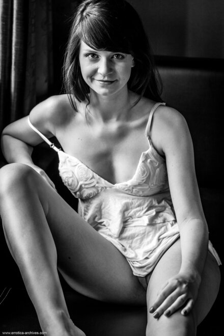 ErroticaArchive_Tyna_Tyna_medium_0098