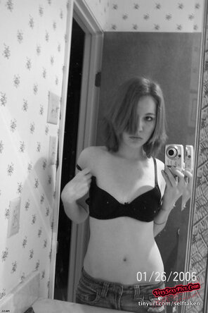 zdjęcie amatorskie Selfshot_mirror00012