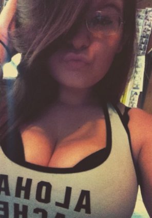 amateurfoto Cleavage for days