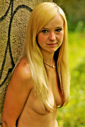 foto amateur Tina in the Woods 76