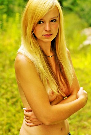 foto amateur Tina in the Woods 190