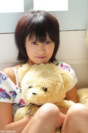 zdjęcie amatorskie Shaved teen cutie from Japan Mireri