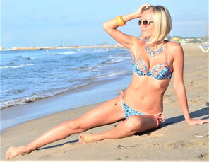 foto amatoriale Natalia blonde bikini slut