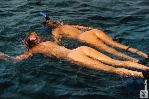 foto amadora Snorkeling Butts