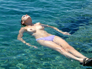 foto amadora Nude Amateur Photos - Hot Brunette Wife Like Naked Posing41