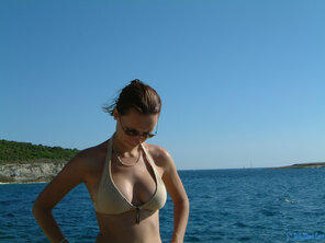 foto amadora Nude Amateur Photos - Hot Brunette Wife Like Naked Posing84