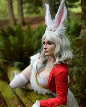 foto amatoriale cosplay_and_babes_CBe5j4Mjywf