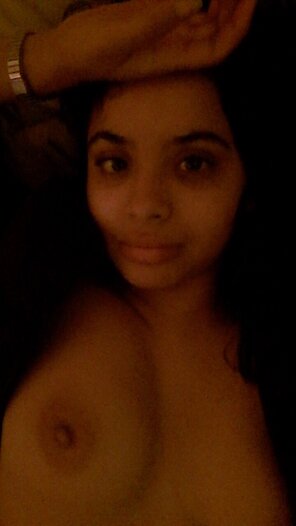 foto amateur [4â€™10] Good morning. Sorry about the blurry picâ€” itâ€™s kind of dark in my room!