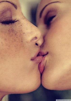 foto amatoriale Kissing