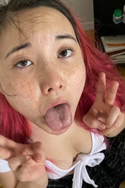 Cute fit Asian slut Lauren (1)