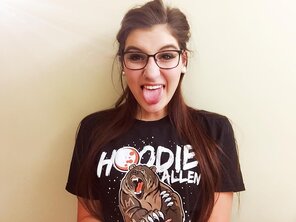 foto amadora Hoodie Allen u have a very hot fan i just want you to know that.