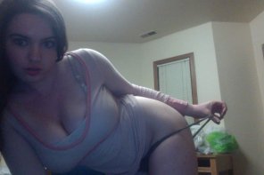 zdjęcie amatorskie Webcam girl pulling down panties