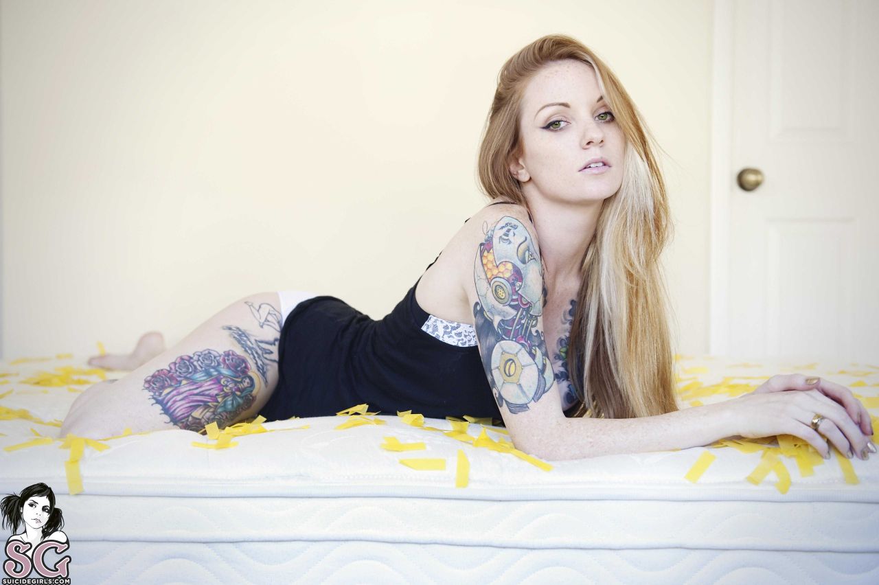 amateur photo 1000157291