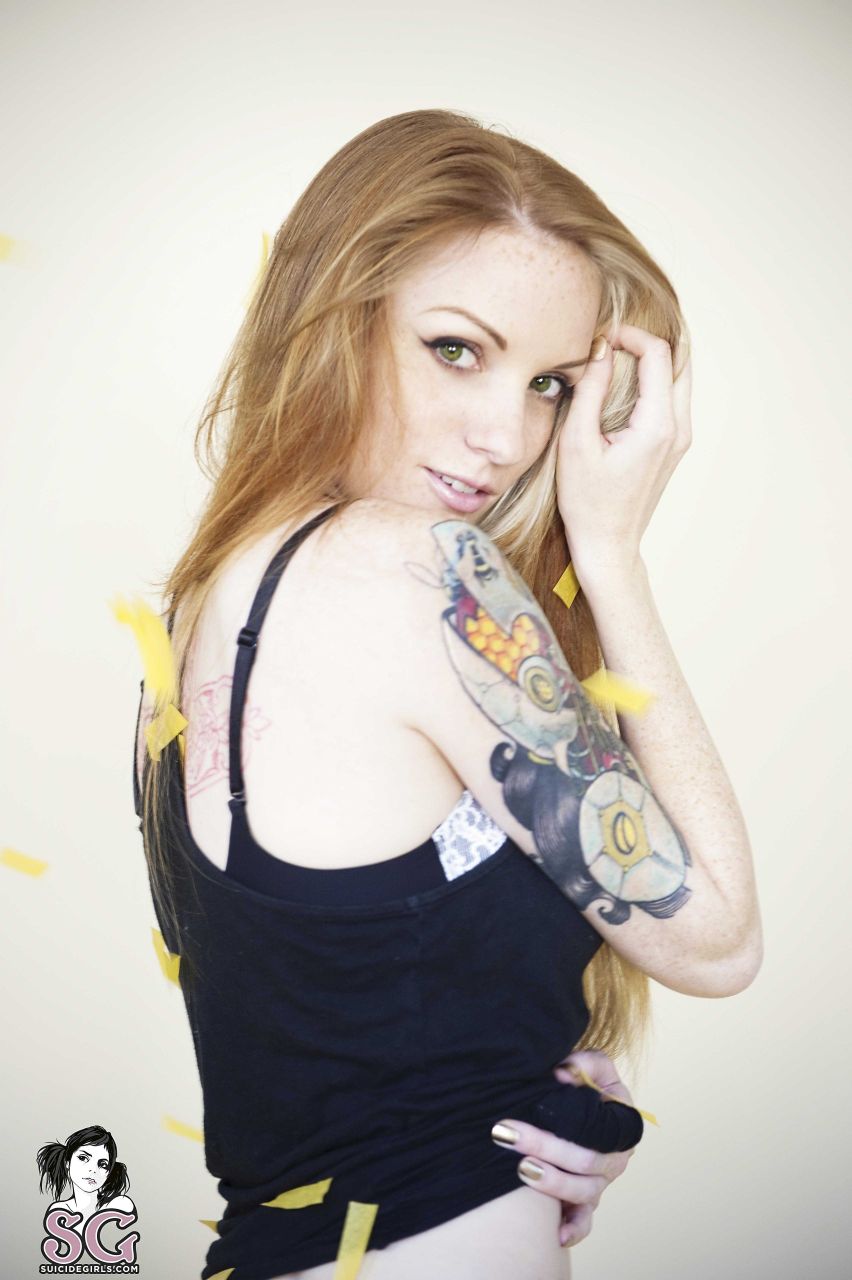 amateur photo 1000157286