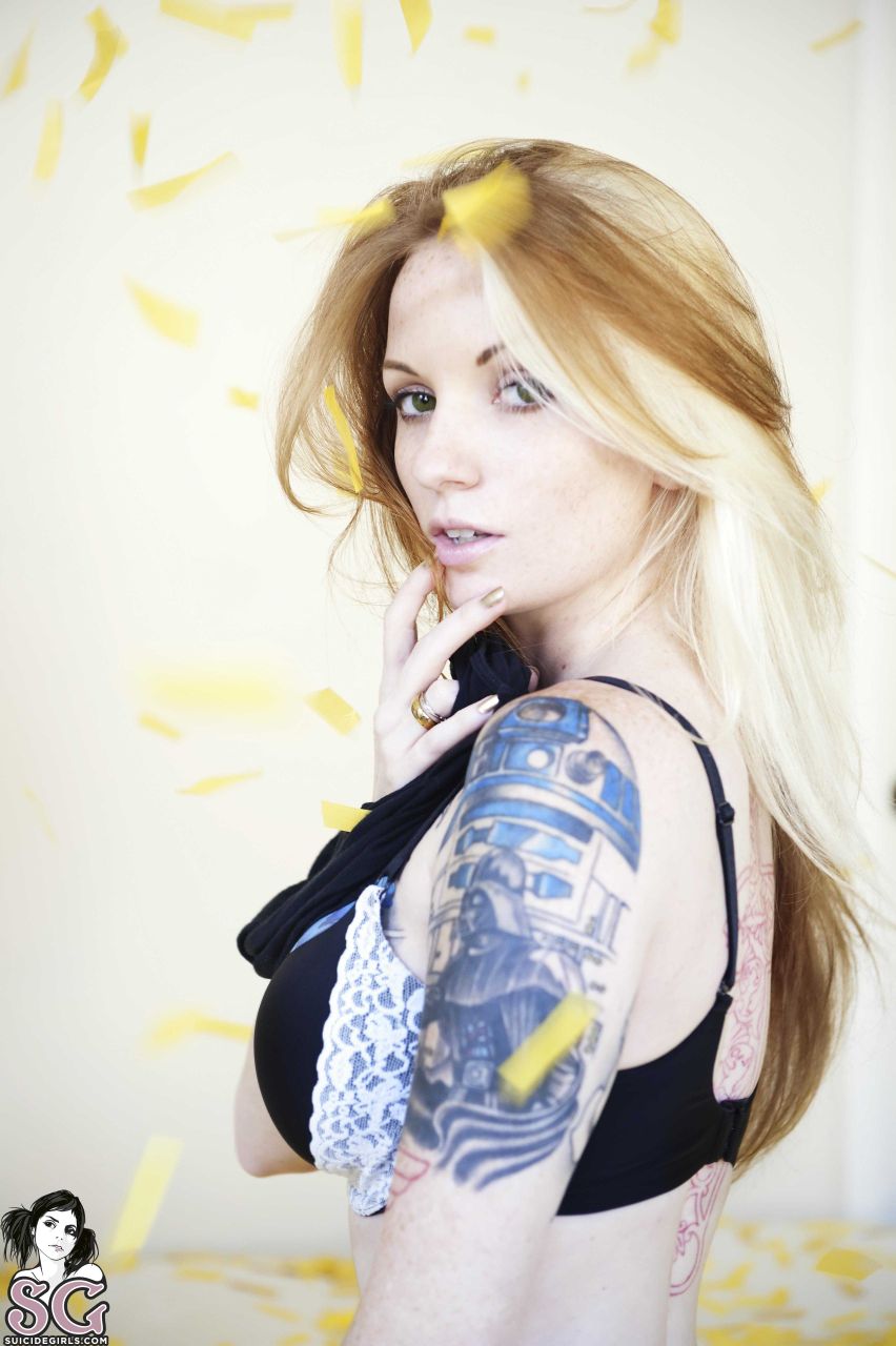 amateur photo 1000157284