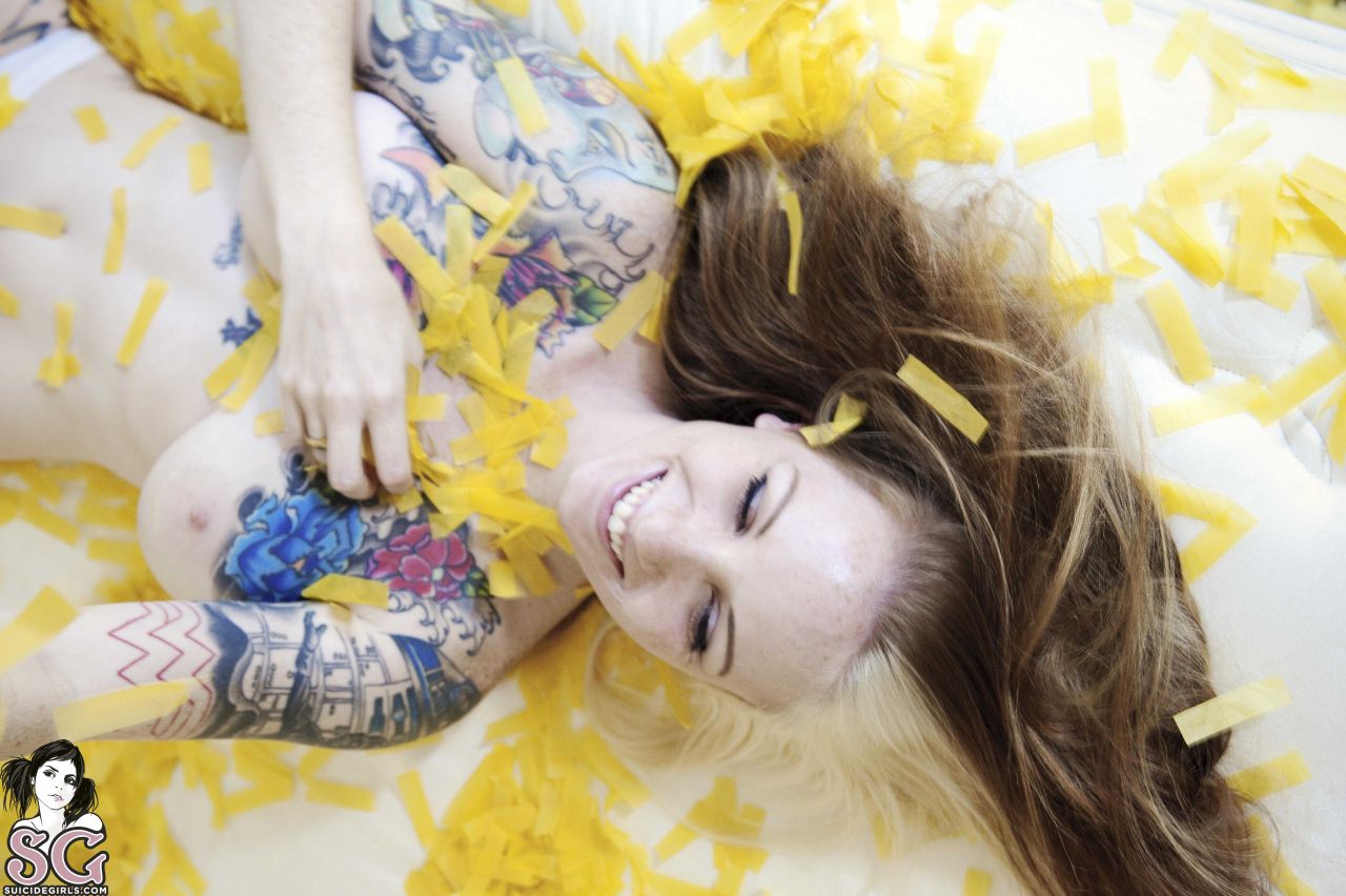 amateur photo 1000157301