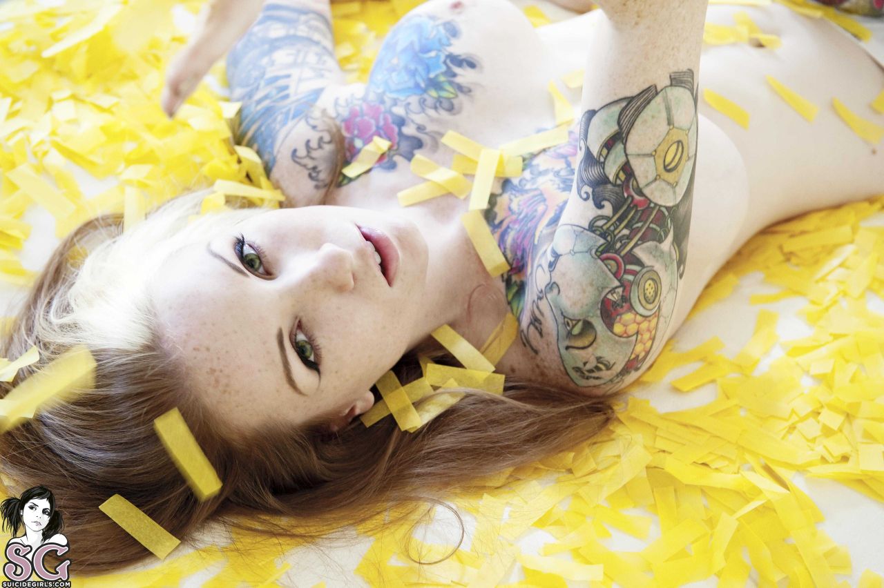 amateur photo 1000157296