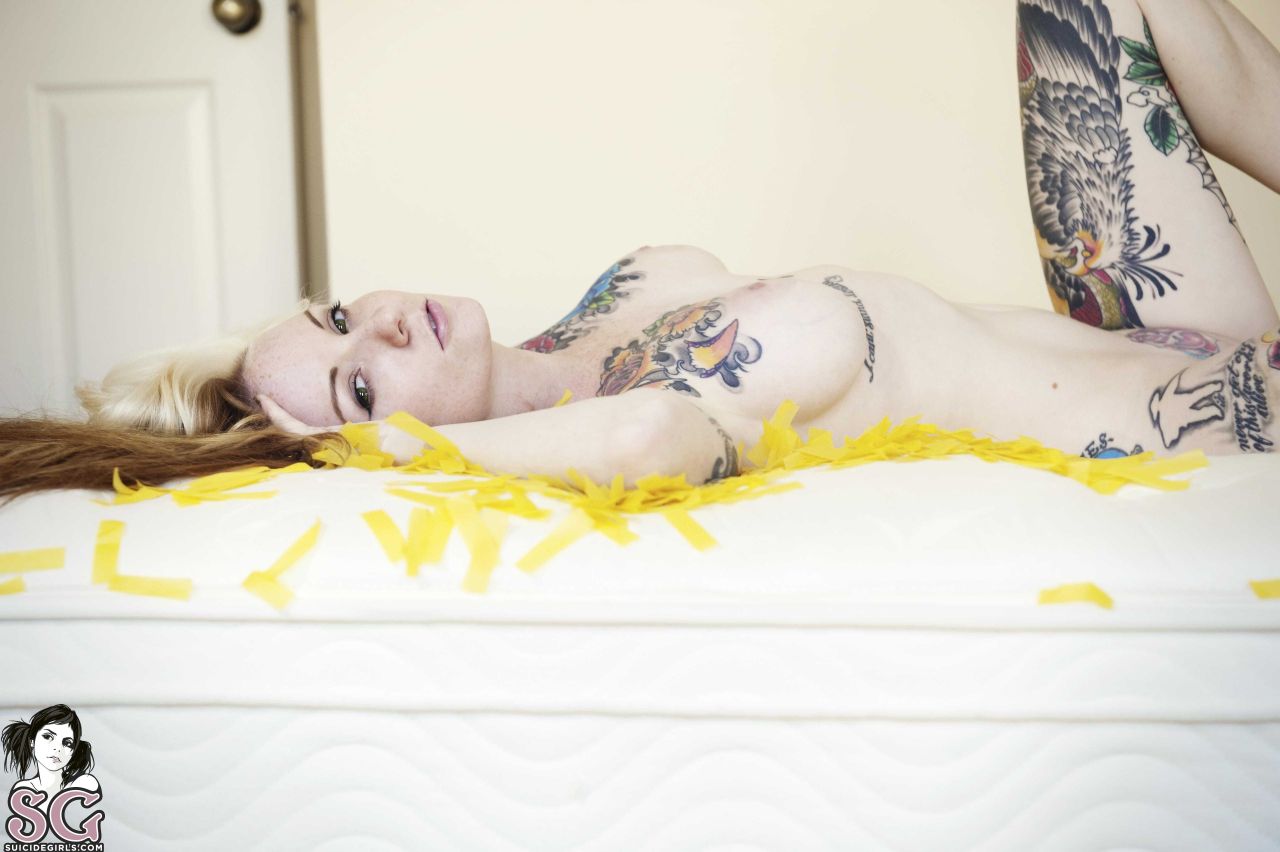 amateur photo 1000157321