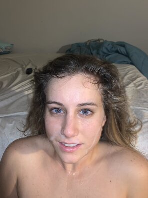 amateur pic Busty cum slut Emily (45)