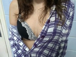 foto amateur Does my bra and my shirt match?